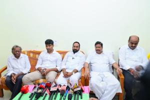 కోడిపోరు ఉత్సవానికి విచ్చేసిన అతిథులు -నరసరావుపేట ఎంపీ లావు శ్రీకృష్ణదేవరాయలు