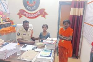 మానవత్వం చాటుకున్న మాచర్ల సిఐ టి.వెంకటరమణ