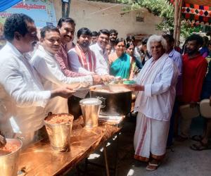 పెద కోరాడ గణేష్ యూత్ ఆధ్వర్యంలో అన్న సమారాధన